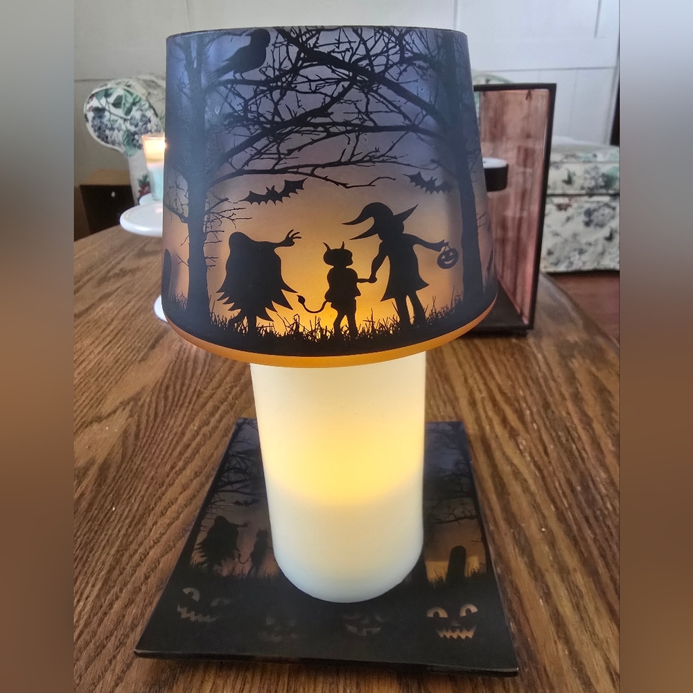Yankee Candle Halloween Trick or Treat Candle Shade Topper and Plate